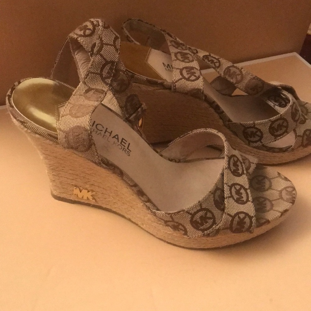 Mk wedges